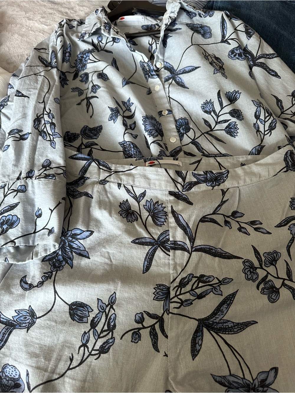 Khaadi marching set - Floral Wide-Leg Pants - Blue on Cream - Picture 7 of 8